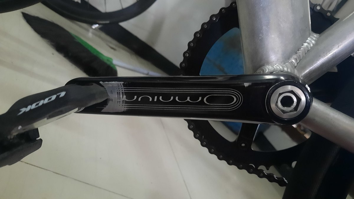 fajriyss's tweet photo. Wts crank arm only SRAM Omnium bcd 144 panjang 165 beserta bb sram gxp, kondisi liat sendiri di foto selebihnya aman bb masih loncer kayak cbear 
2,5 nego #fnfjb https://t.co/TLgNIGK5a4