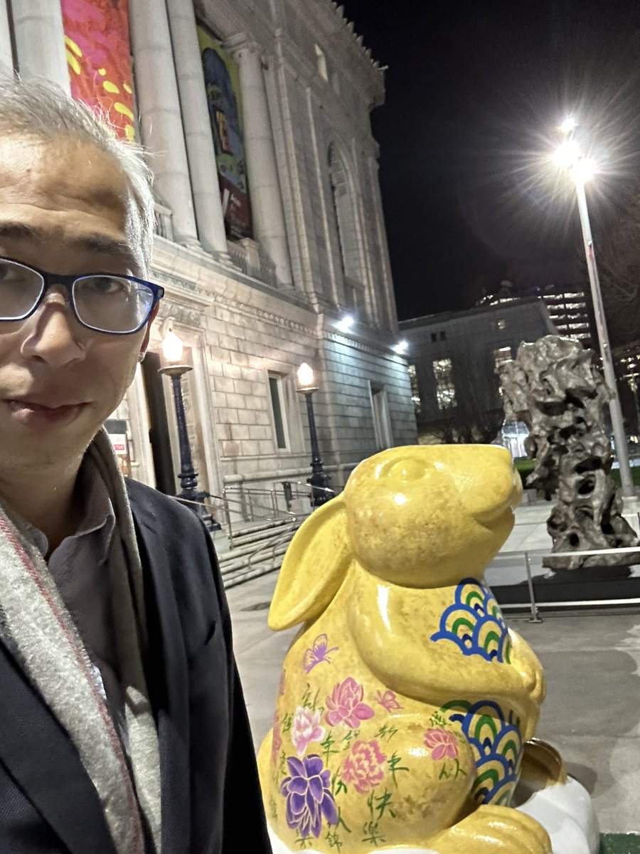 lauranceleesf's tweet photo. Found a bunny. #YearOfTheRabbit https://t.co/Pi9lqA033o