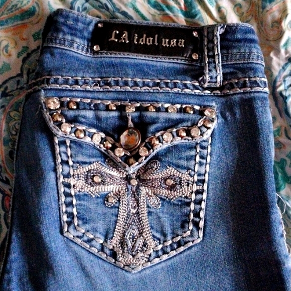 CrabbiePixie's tweet photo. So good I had to share! Check out all the items I'm loving on @Poshmarkapp #poshmark #fashion #style #shopmycloset #laidol #shein: https://t.co/bVzPhawHSG https://t.co/8klgz4Pl4O