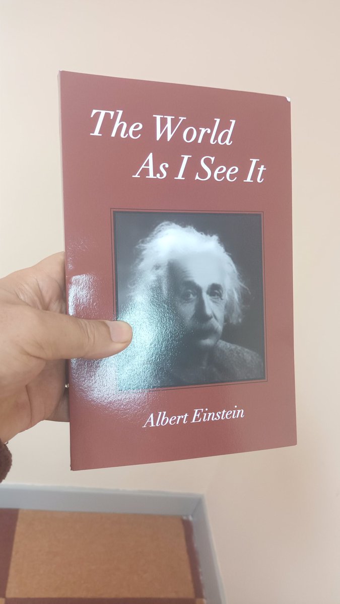 TimGurung's tweet photo. I am reading 📚 🙏🌿🌏📕✍🤔😁

अब केही हुन्छ कि..?🤔😁😉🙂✍📕🌏🌿📚

#AEinstein https://t.co/NGDVysSfEA