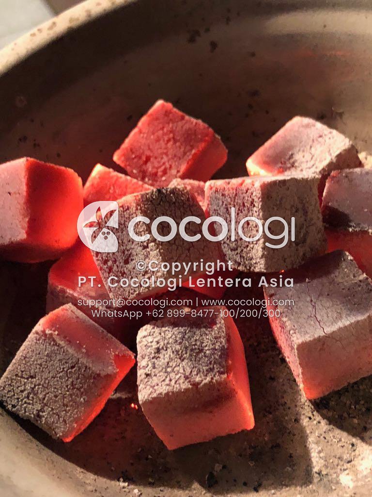 cocologi_id's tweet image. We are not only focusing on sawdust charcoal, but also coconuts charcoal cube briquettes with the closest factory in Cirebon, West Java!

オガ炭だけではなく、水タバコ用のココキューブ(四角炭)も作っています!

#cubebriquettes #arangbriket #coconutscharcoal #四角炭 #فحم