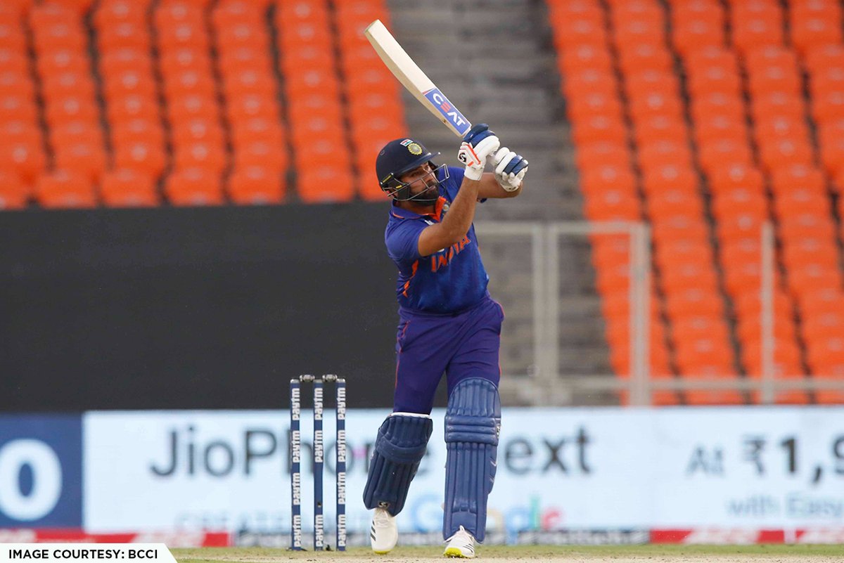 StarSportsTamil's tweet photo. இந்த வருஷம் நீ hit-க்கு மேல hit-ஆ குடுக்கணும் தலைவா 🙏
-இப்படிக்கு #TeamIndia ரசிகர்கள்
📺���ாணுங்கள் Mastercard #INDvSL 1st ODI | இன்று | நேரலை ஆரம்பம் 12:30 PM | Star Sports தமிழ் & Disney+Hotstar-ல்
#TeamIndia #BelieveInBlue #RohitSharma #Hitman #Agent45 https://t.co/fDtzgnEGwH