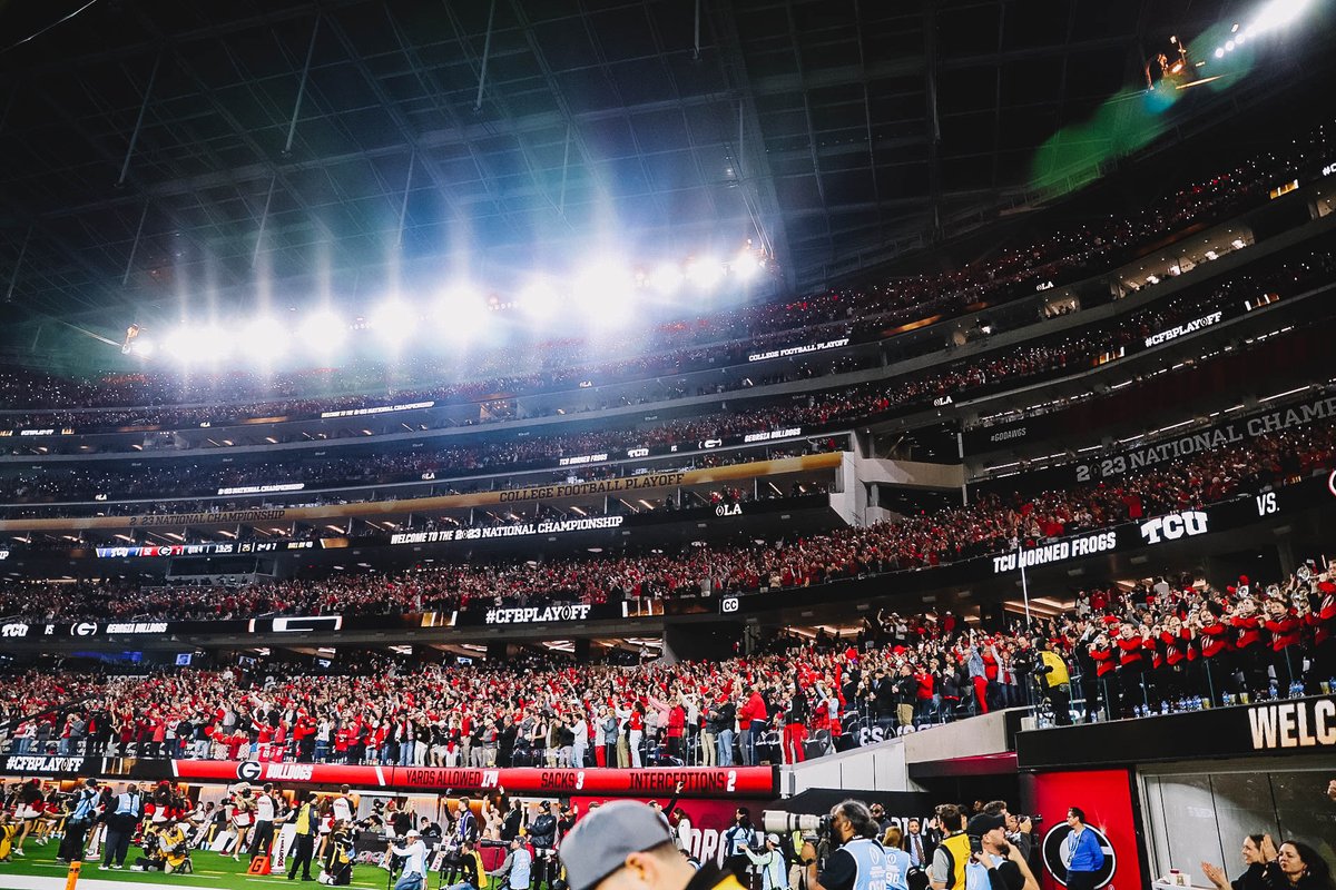 GeorgiaFootball's tweet photo. Nothing Finer! ♥️ #DawgNation 

#GoDawgs | #NationalChampionship https://t.co/5z0UIT6AtV