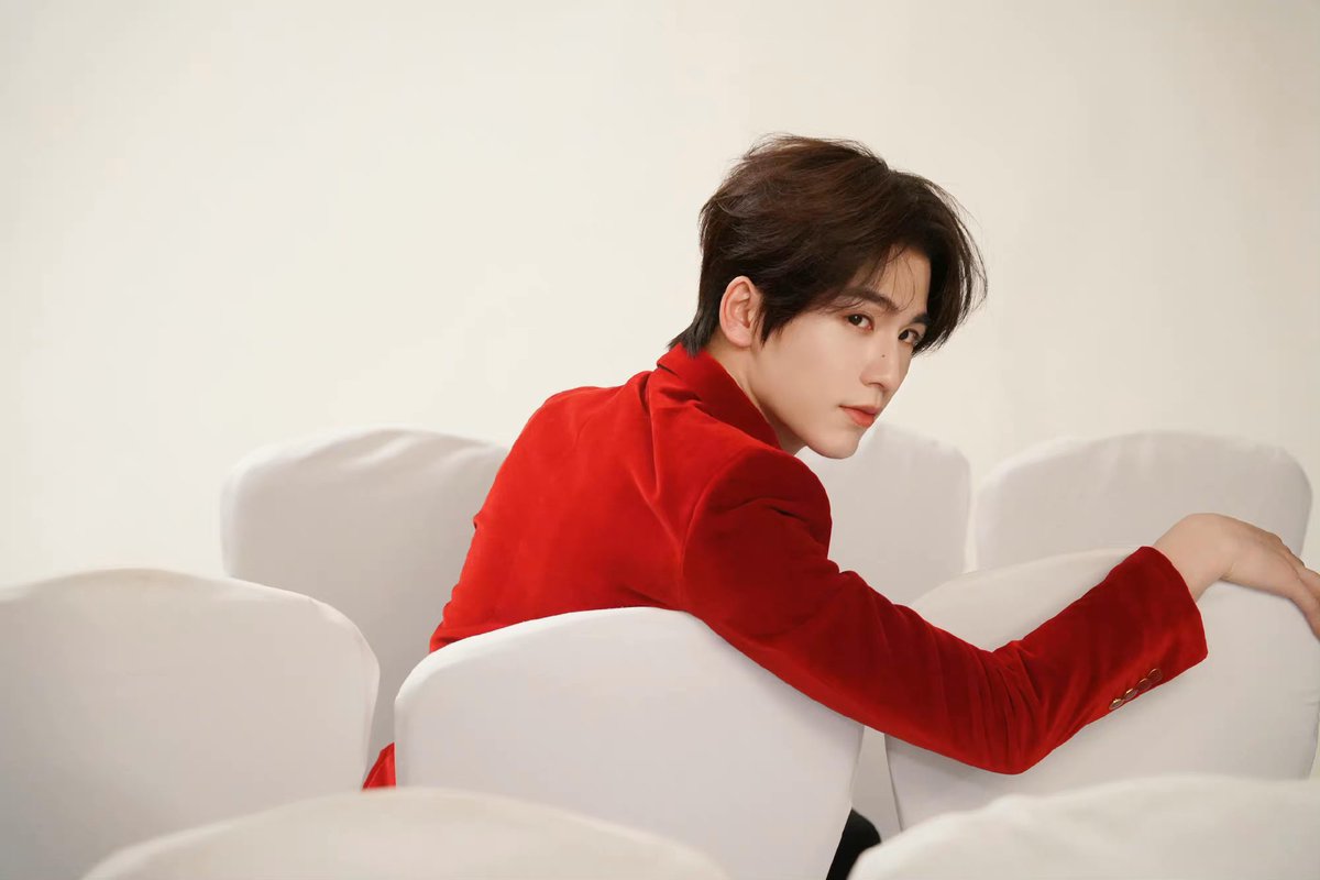 ForZLHth's tweet photo. 『09.01.23』传递众星’s weibo update

ปล่อยภาพการบันทึกรายการวันส่งท้ายปีเก่าต้อนรับปีใหม่ของเสี่ยวจาง~

(1/2)
#จางหลิงเฮ่อ #ForZLHth
#ZhangLingHe https://t.co/oP0tyKsBwH