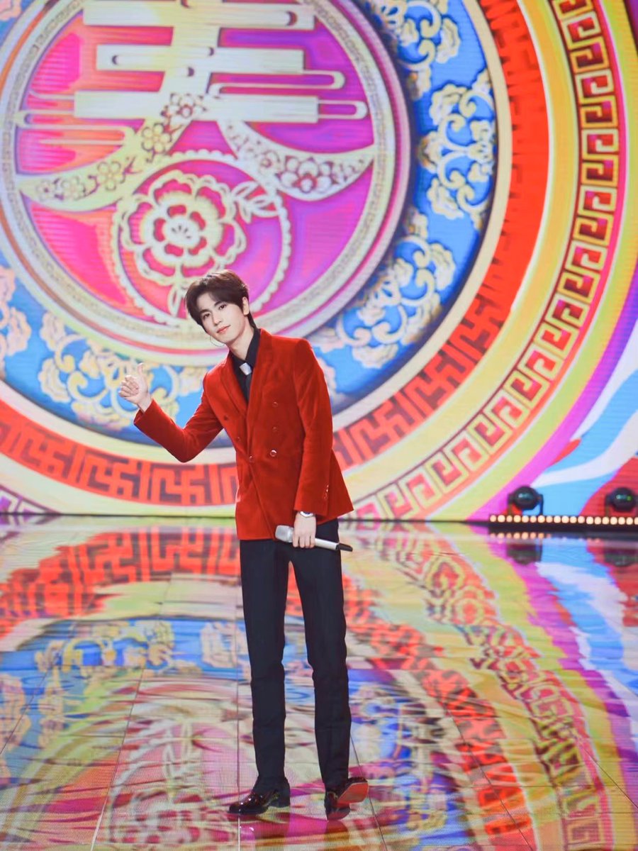 ForZLHth's tweet photo. 『09.01.23』传递众星’s weibo update

ปล่อยภาพการบันทึกรายการวันส่งท้ายปีเก่าต้อนรับปีใหม่ของเสี่ยวจาง~

(1/2)
#จางหลิงเฮ่อ #ForZLHth
#ZhangLingHe https://t.co/oP0tyKsBwH