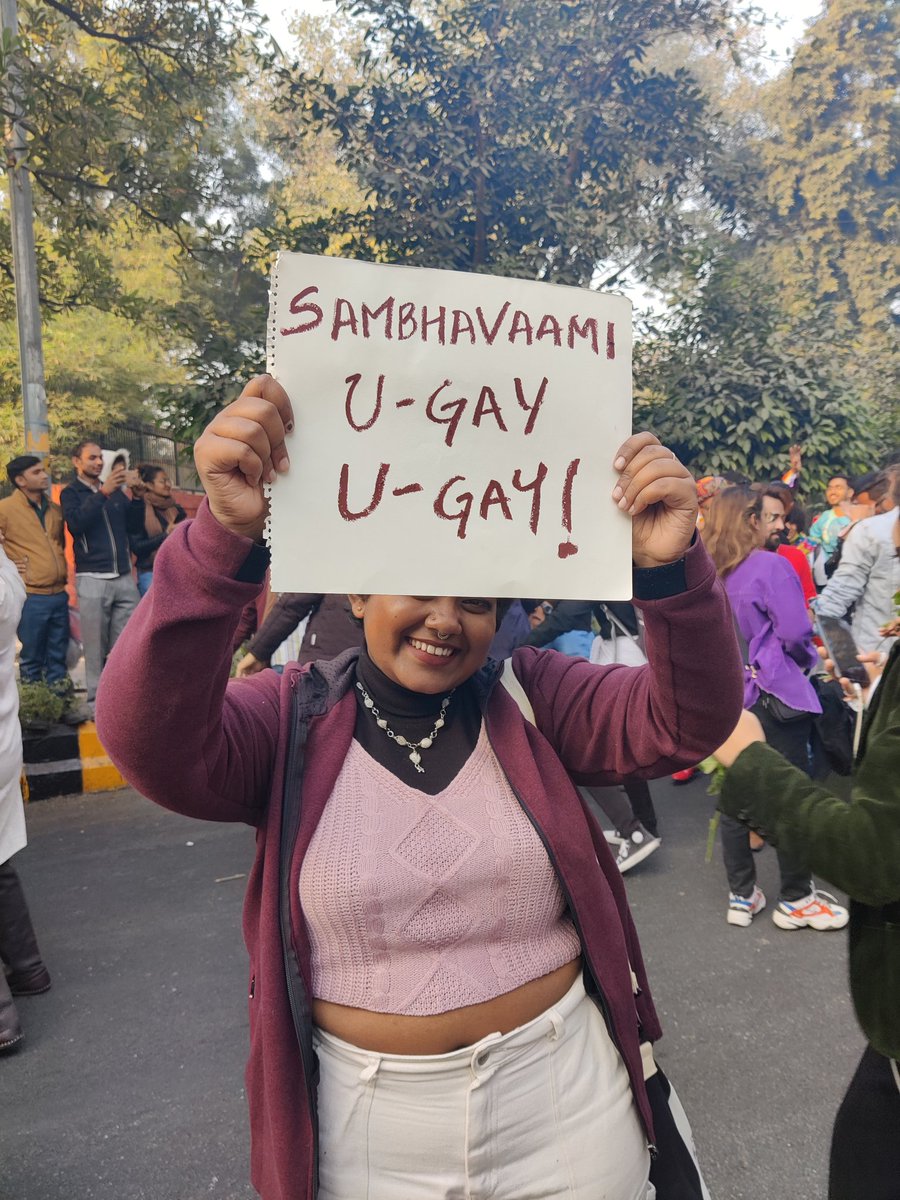 thakkar_sameet's tweet image. Nupur Sharma stated fact on Prophet and she got life threat. 

This lady in image is mocking Hinduism and Bhagwan Shri Krishna Geeta Updesh will be celebrated by a elite section of society.

DIFFERENCE IS RELIGION !!!