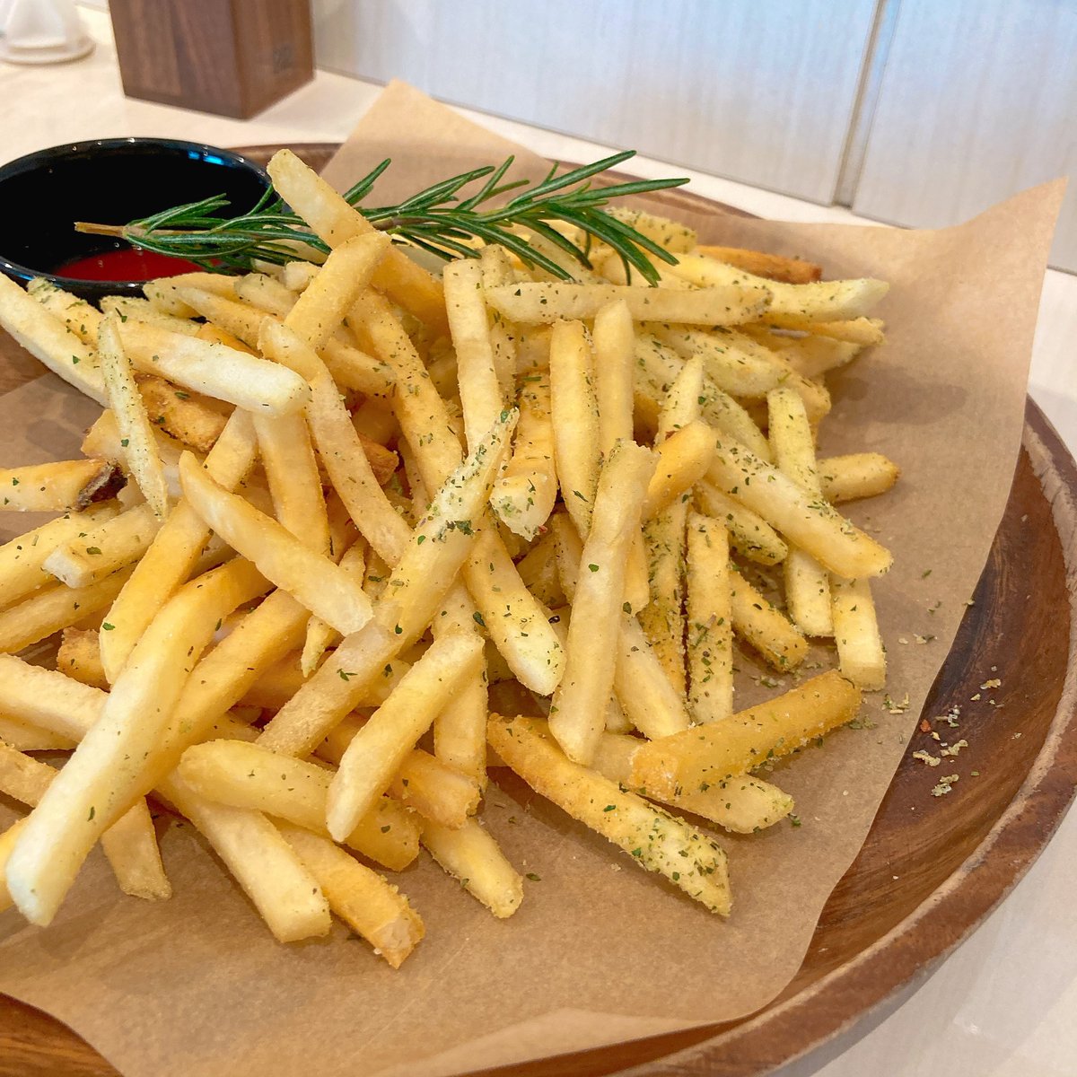 K_tn_S's tweet photo. シナモンのポテトマジでおいしいんよな シーズニング売ってくれませんか？本当に……(1年ちょっとぶり2度目のツイート) https://t.co/swznUDb4XD