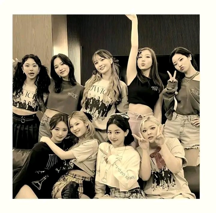 RETWEET and REPLY YOUR COUNTRY ‼️

just a quick survey, this will help twice in their upcoming comeback. your responses will be a great help. let's help each other for this preparing this comeback, please do reply. thank you!