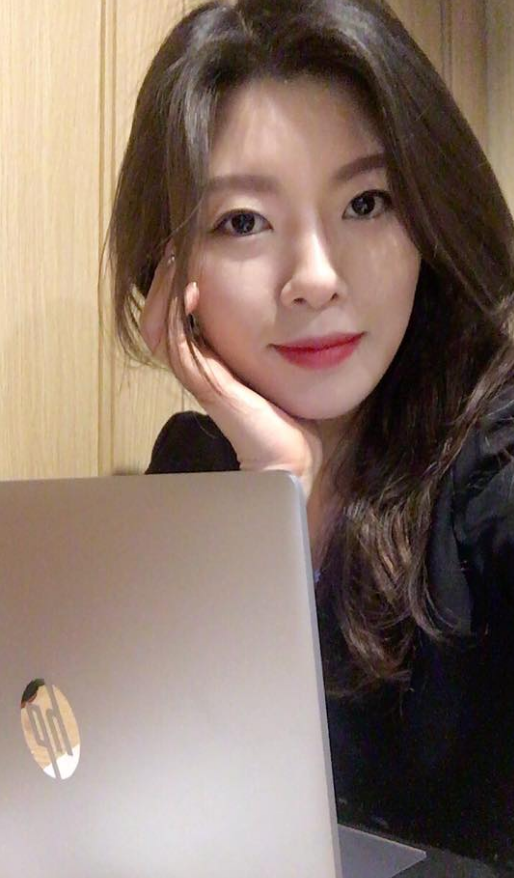 MBwallya's tweet photo. 누구나 외로운건 싫겟죠? 저도 그래요 
#섹트 #유부녀 #아줌마 #외로움 https://t.co/o6K9oyLGwO