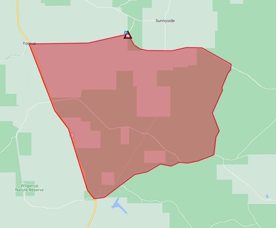 owen_briffa's tweet photo. π₯ A bushfire EMERGENCY WARNING is current for people in KINGSTON, SUNNYSIDE and YORNUP in the SHIRES of BRIDGETOWN-GREENBUSHES and MANJIMUP.π₯
For more information visit
https://t.co/kiEBu8kt1K
@6NewsAU #WANews #BushfireUpdate https://t.co/oDIvj8dYiL