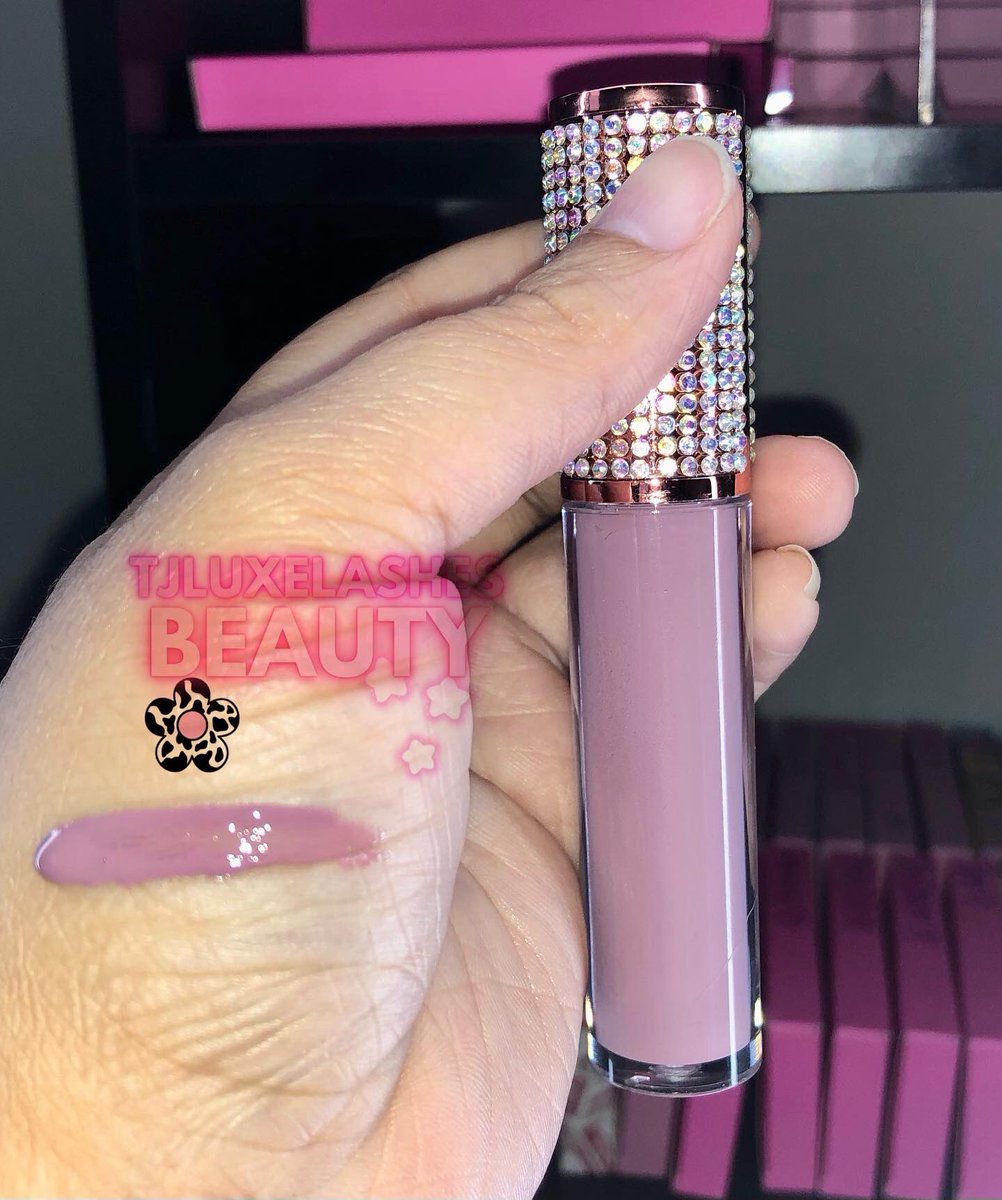 tjluxelashes's tweet photo. Glossy pigment lipgloss available for purchase 💄. 

https://t.co/CxOROJu4Rv 

#lipgloss #pigmentlipgloss #glossylipgloss #glossylips #SmallBusiness #shopsmall https://t.co/kja1BbIpsP