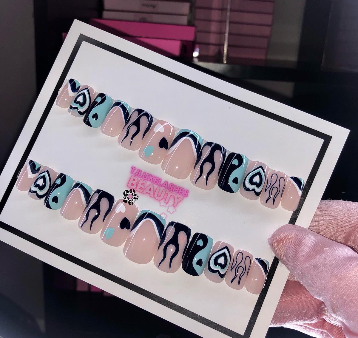 tjluxelashes's tweet photo. Short nail lovers 💖. Shop our gorgeous press on nails sets 💅🏻✨

https://t.co/CxOROJu4Rv

#pressonnails #pressonnailset #pressonnailslover #pressonnailsset #shopsmall #SmallBusiness https://t.co/EcSdcM8HNG