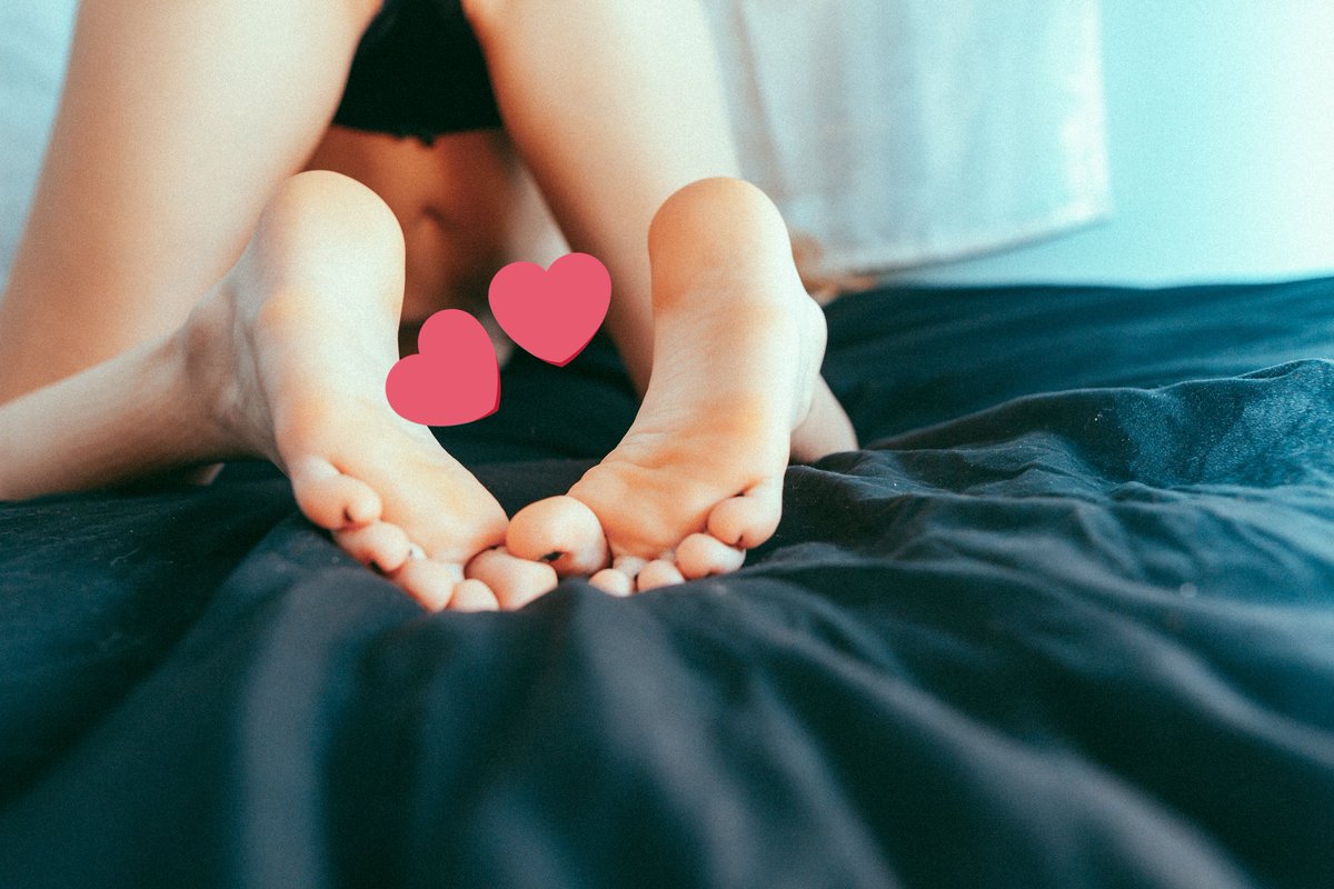 citrusXdrop's tweet photo. totally forgot about this photo shoot 😭😭 need a little bitch boy to lick my cute lil feet

findom femdom foot feet worship drain session https://t.co/cEffWnCu4o