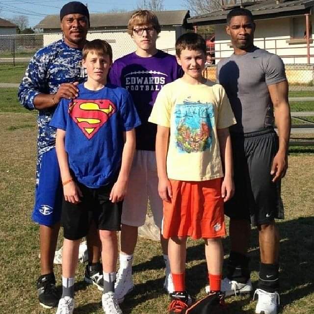 Good to see <a href="/Chandleram4/">Chandler Morris</a> out there. Can't wait to see this young man do his thing again. Throwback photo! <a href="/TCUFootball/">TCU Football</a>
<a href="/qbcoachrr17/">Ramon Robinson (RR Elite QB Academy)</a> <a href="/BenBatson12/">Ben Batson</a>