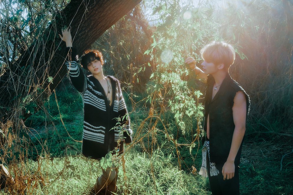 TAEHYUUIN's tweet photo. Like a daydreaming, hallucinate all the good things happened. The sun shines brightly in this beautiful morning, the sunlight biased on us– so shiny, so vivid. What a wonderful combination between us and the nature. https://t.co/L4KuweAL6g