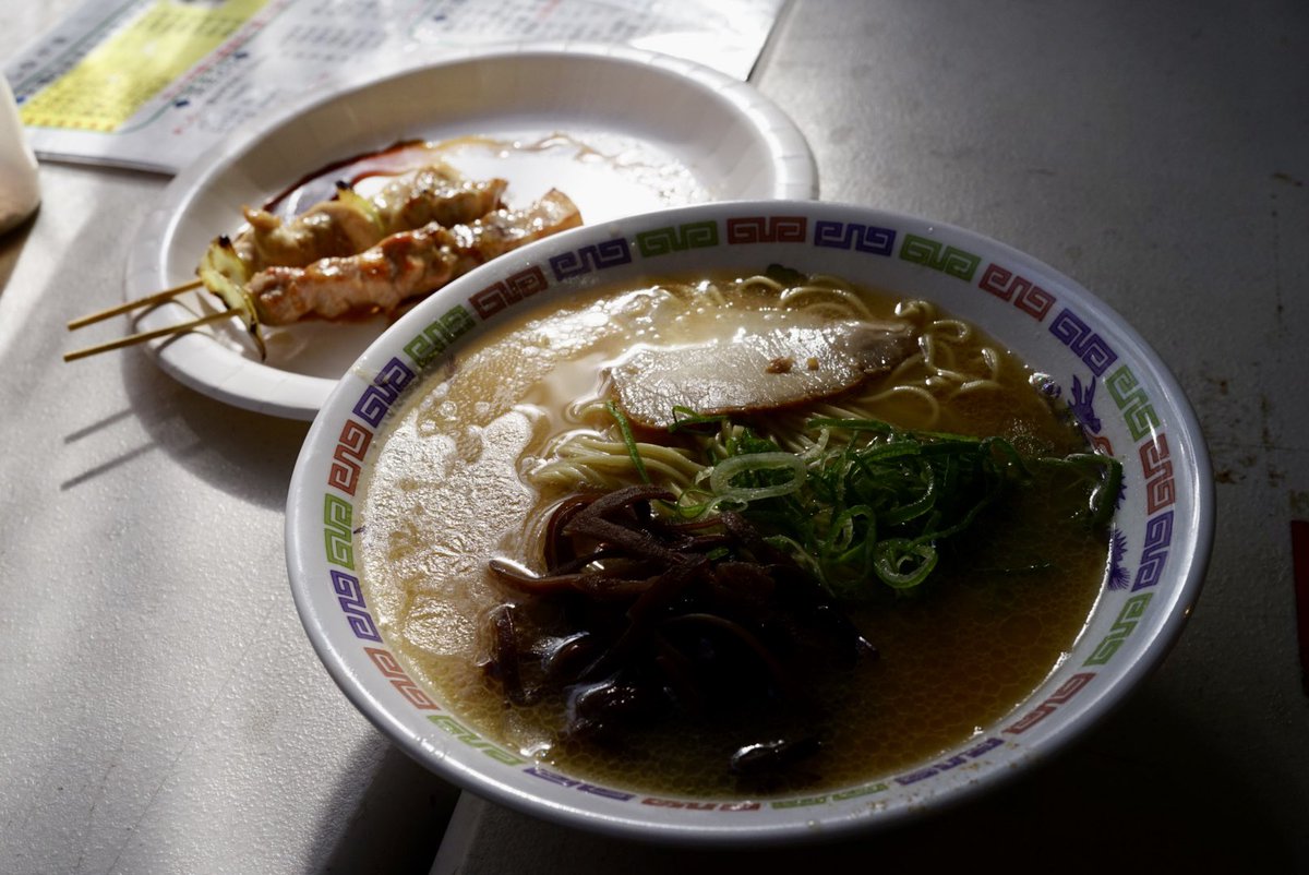 corisukey's tweet photo. 十日恵比須で祈願に行きました。お昼は花山のとんこつラーメン。 https://t.co/zvSphgMGgS