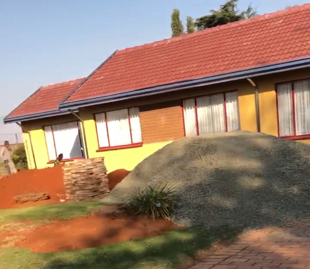 BlackStudio tweet media