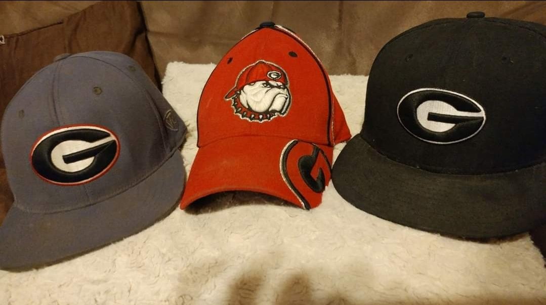 I guess I'll keep these hats for another year. 
Dawgs > Frawgs