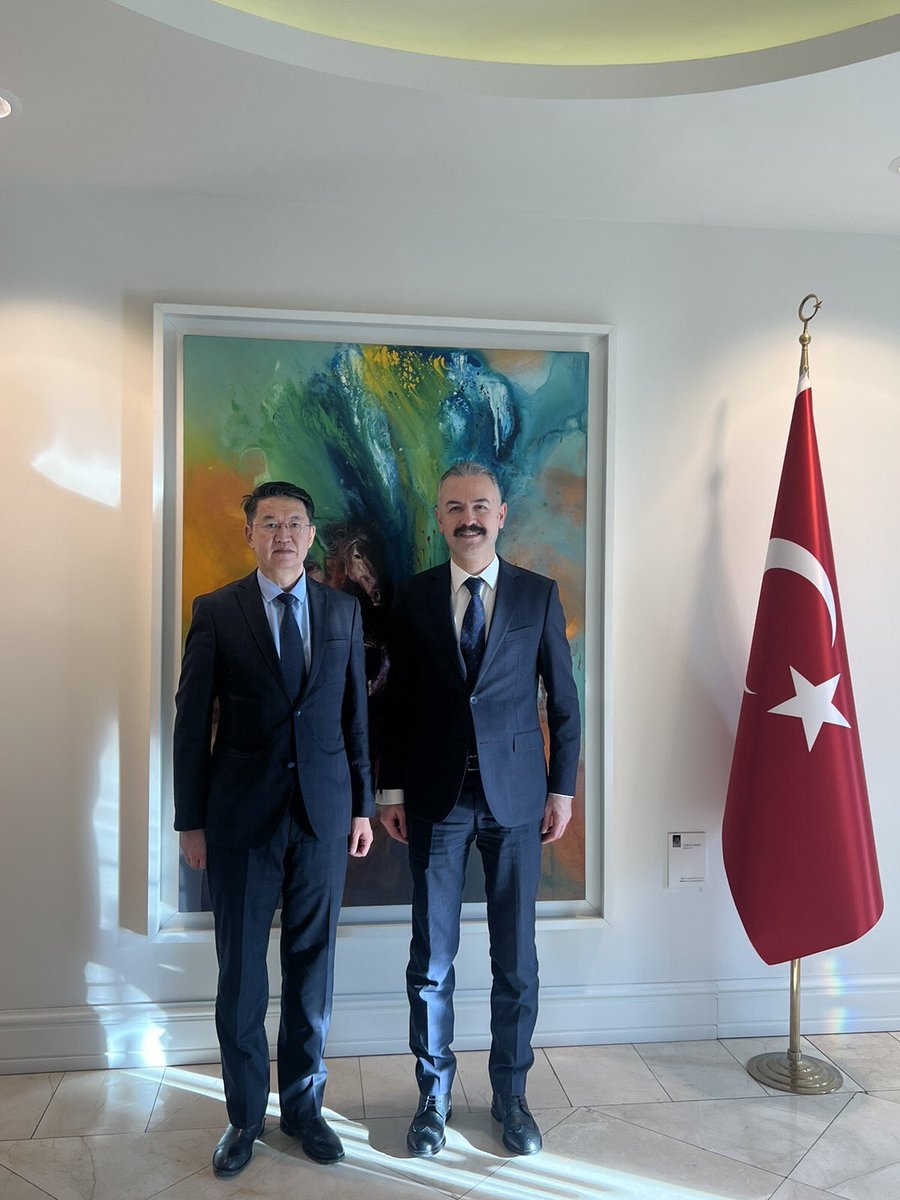 Шүүхийн сахилгын хорооны дарга Х.Хашбаатар Турк Улсаас Монгол Улсад суугаа Онц бөгөөд Бүрэн эрхт Элчин сайд ноён Зафер Атештай уулзаж, хамтын ажиллагааны талаар санал солилцов. judiscom.mn/site/single/279  @UlanbatorEmbTur