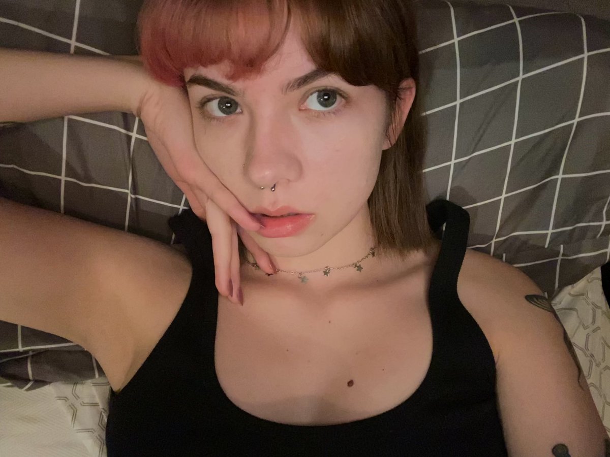 brinisneckdeep's tweet photo. these are pretty much the same but i haven't posted face in a while so here https://t.co/DWV58IOcUb