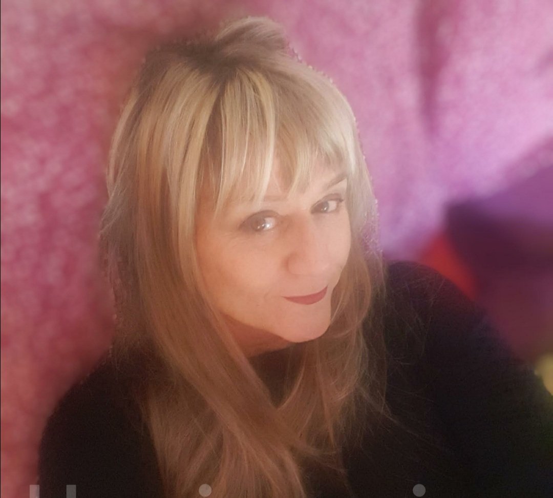 Chantaltomas's tweet image. Io e te..un corpo e un animaaa🎶🎵mi dovrei alzare ...oggi vado in bici..a lavoro #remiseenforme