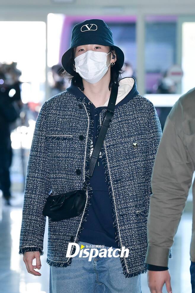 bangterest's tweet photo. HAVE A SAFE FLIGTH MIN YOONGI! <3 https://t.co/QglIdWmVu3