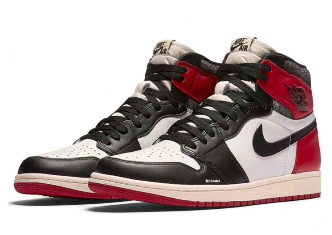SoleRetriever's tweet photo. The Jordan 1 Black Toe is rumored to be the next classic colorway getting the Reimagined treatment ⚫️🔴

https://t.co/n7iaehoP9D https://t.co/v4IyZvcg3T