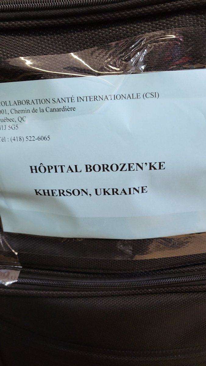 J'ai passé la journées à #Quebec pour rencontrer Pierre Beaudry et visiter <a href="/csiquebec/">CSI</a> avec qui j'ai coordonné l'envoie d'une palette de médication en Ukraine.

Je quitte avec une immense valise (et une deuxième à venir) remplie de médicaments pour Borozens'ke (Kherson Oblast)