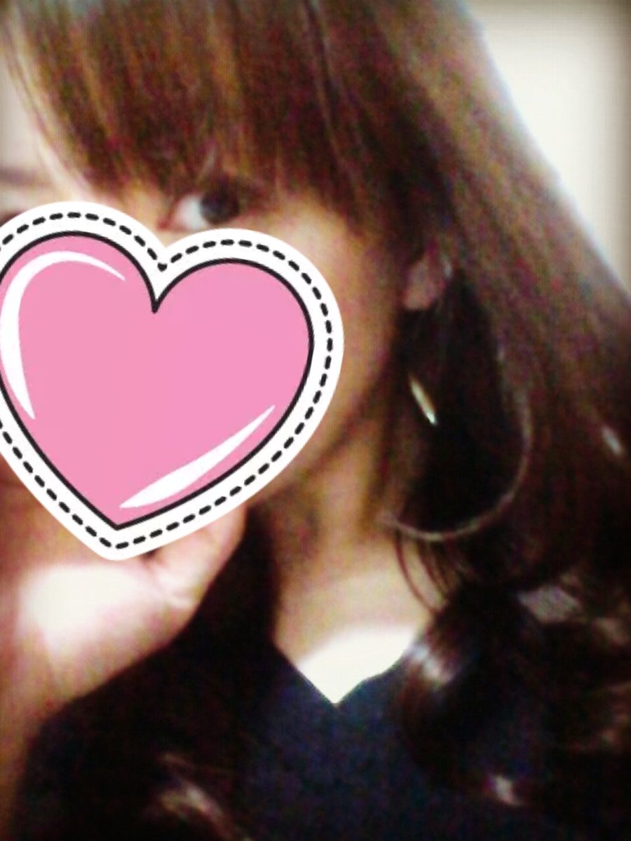 こんにちは✨
遅ればせながら明けましておめでとうございます🎍😌
今年も沢山のお兄様を癒せますように頑張ります😉
年末年始に来て下さった仲良しさん方、初めてのお兄様方ありがとうございました☺️
最近、髪を最長7cm切りました💇
本日出勤で仲良しさん楽しみにしています😊
あと一枠空き有ります🍀