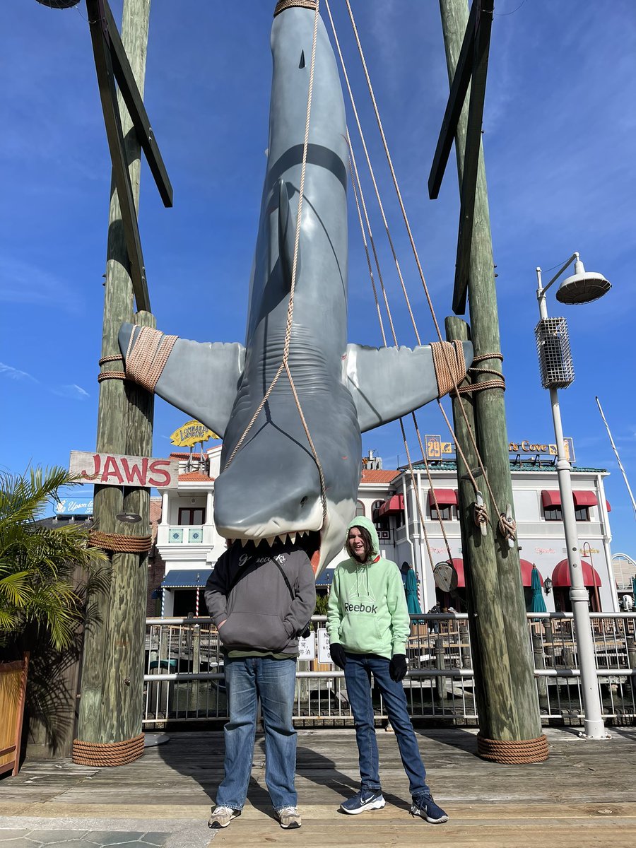 RealRodimus's tweet photo. @KiddChris I fought Jaws and lived to tweet about it. @UniversalORL https://t.co/YoE3nuxfD4