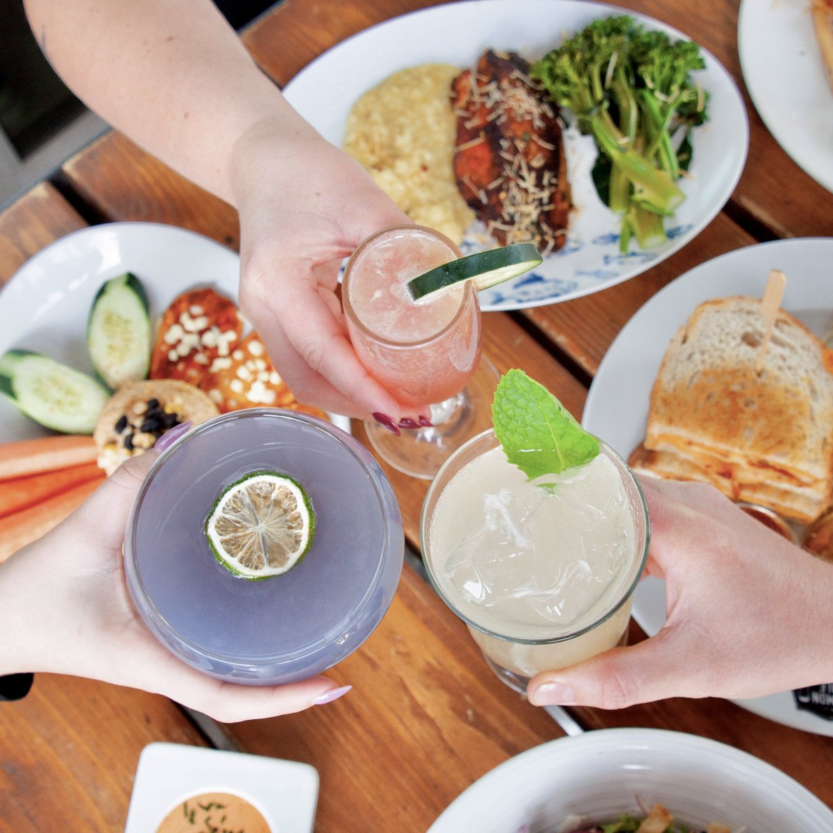 LifeEntNews's tweet photo. Highlights from my trip to @CityOfFriscoTx's @thestarinfrisco feat. @Common_Table, #ConcreteCowboy, and @CityWorksFrisco 🍽️🥂

https://t.co/nHI8gNcg2A 

cc: @visitfriscotx  

#frisco #dallas #thestar #food #blogger #travel #cityworks #commontable https://t.co/bk8AZJLuj9