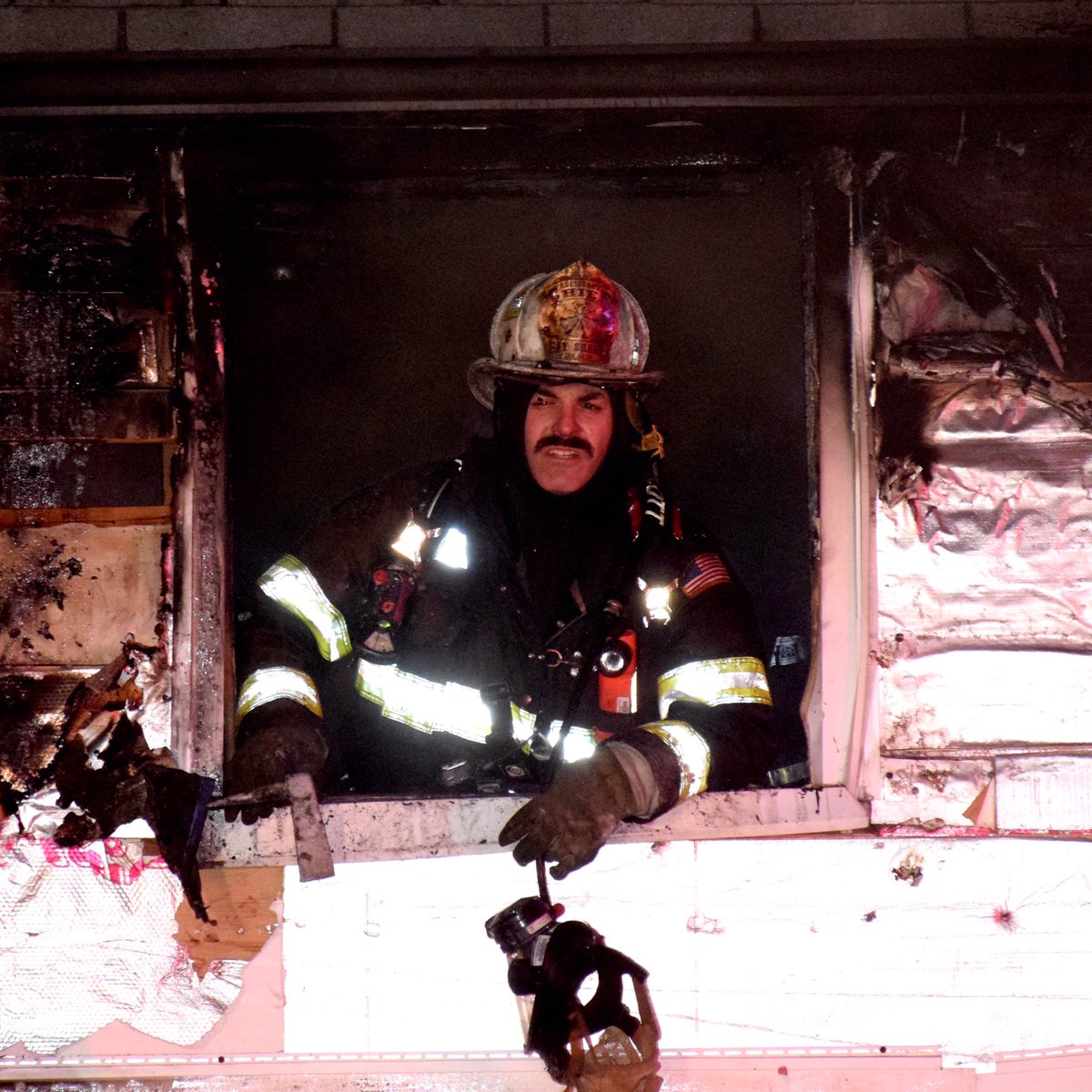 Chief_Ippy's tweet photo. Yeah it was a just a bit hot tonight…@BSFDInfo responded to a house fire on Amherst St earlier. No injuries reported & cause under investigation. Solid work by all on scene. @FASNY @nysfirechiefs @SuffolksBravest @SuffolkCoFRES @thefirenews 📸 @AndrewIppy #CBJP #LIBNS https://t.co/8flYXrkmzU