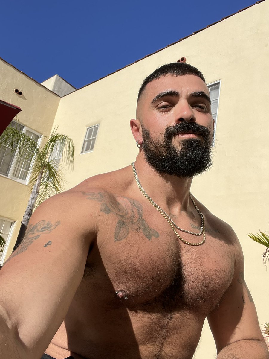MJNshark's tweet photo. manifesting some sun. haven’t seen that bitch in a minute ☀️ https://t.co/SrPHrqRpDP
