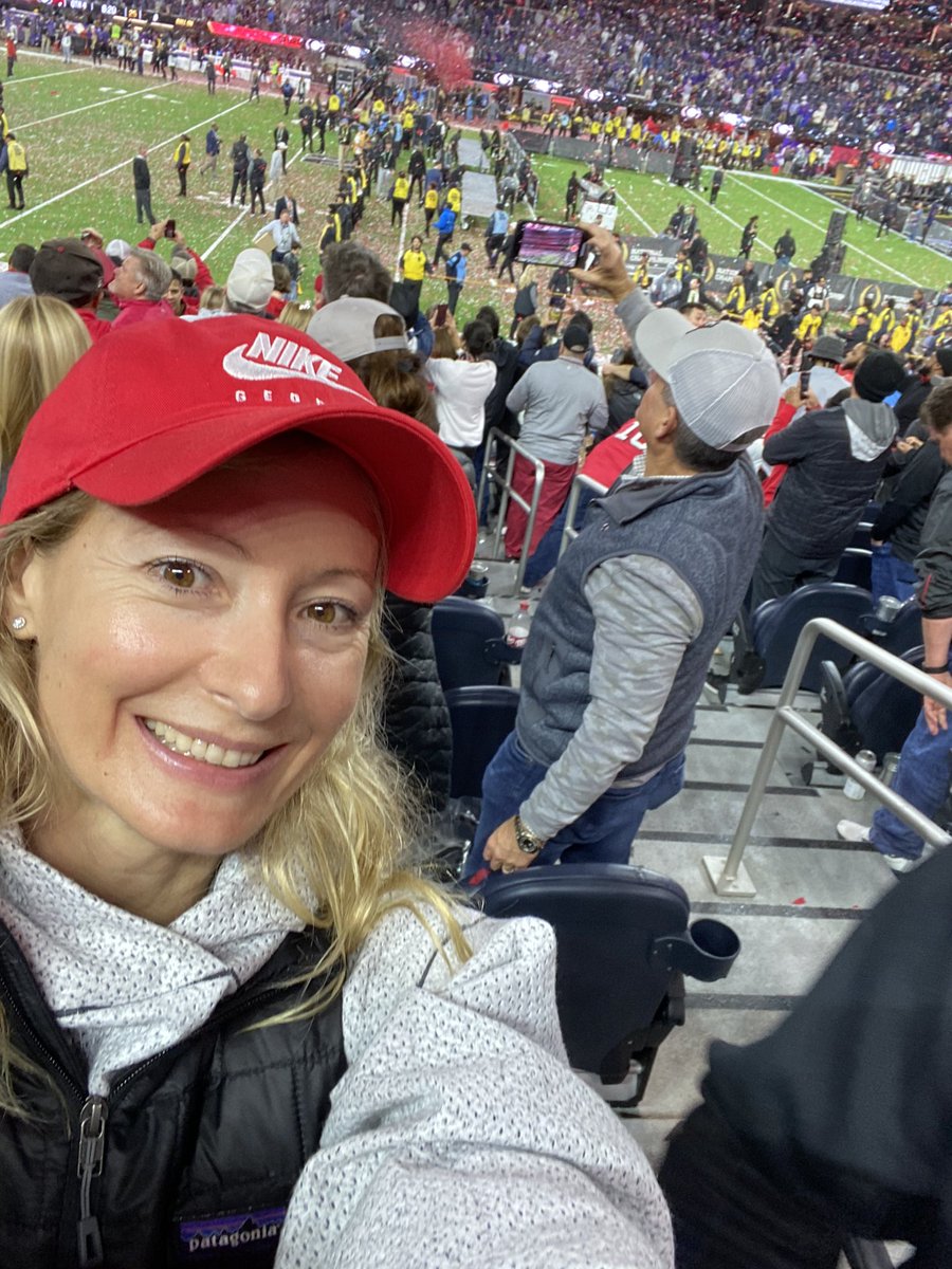 teamhetzel's tweet photo. Yesss! Georgia won! National Champions baby 🙌 🤩 💪 #sofi #losangeles #nationalchampions #georgia #godawgs https://t.co/sQEvTnBoST