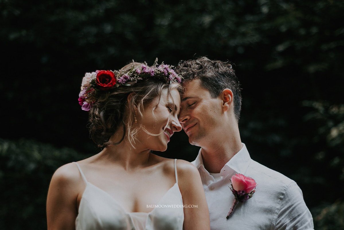 balimoonwedding's tweet photo. From the waterfall wedding of Sasha &amp; Yohan 💕 💕 💕 https://t.co/sqTuAztnCE