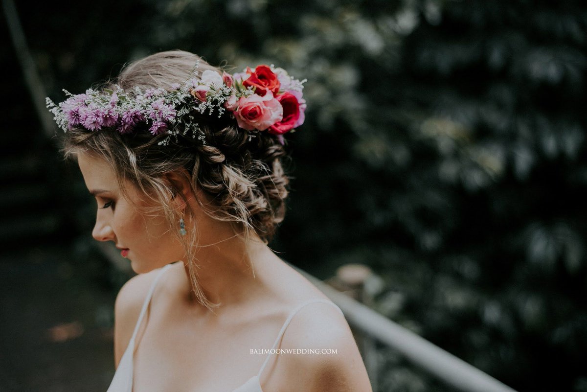 balimoonwedding's tweet photo. From the waterfall wedding of Sasha &amp; Yohan 💕 💕 💕 https://t.co/sqTuAztnCE