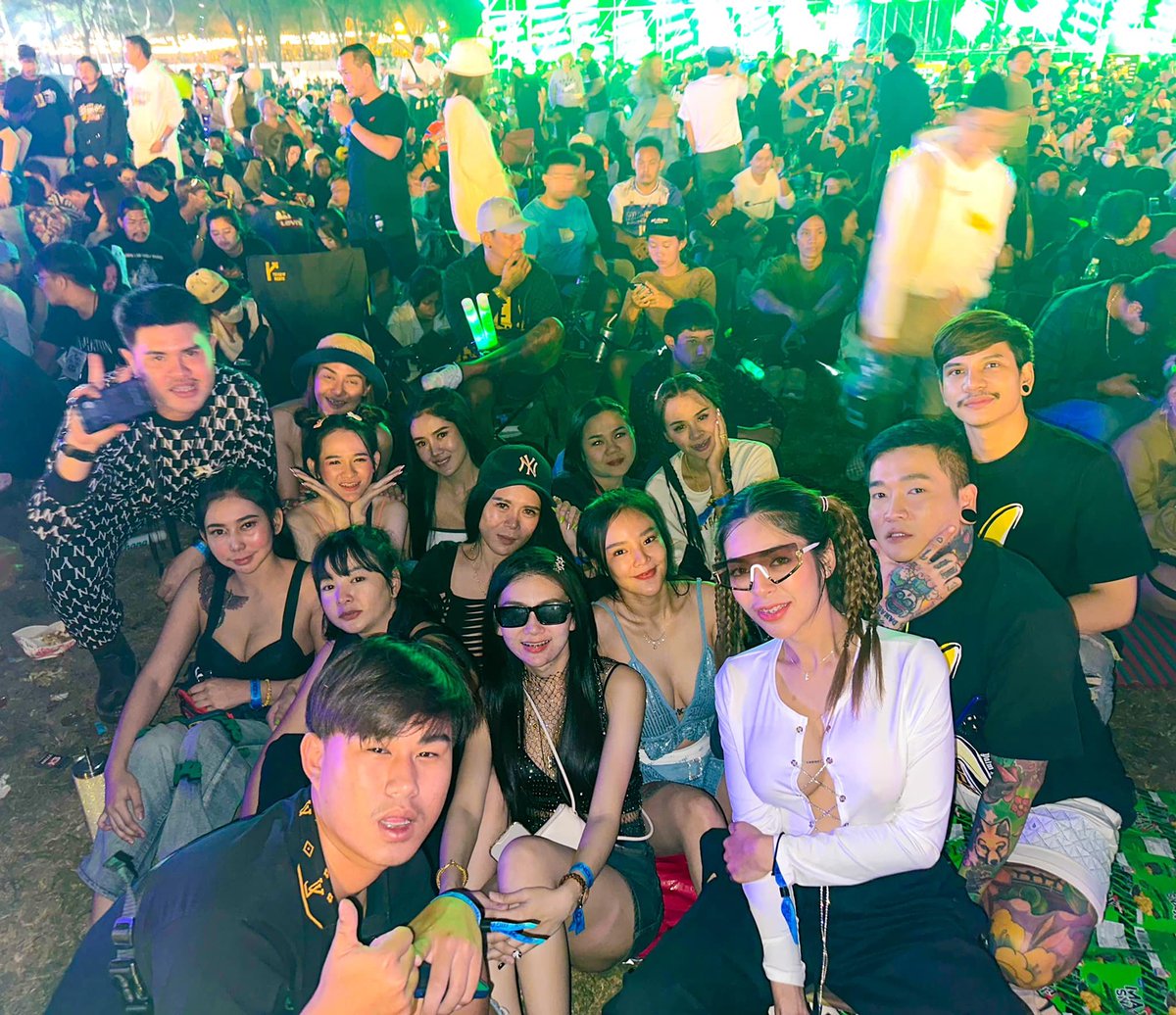 Lalinwaree's tweet photo. ปาร์ตี้ต้องมีวันเลิกรา คิดถึงเพื่อนๆๆ😊😊
.
.
.
.
.
.
.

.
.

...............................................................................
#TD8818 #TD88GAMES https://t.co/OY7HHr8MLg