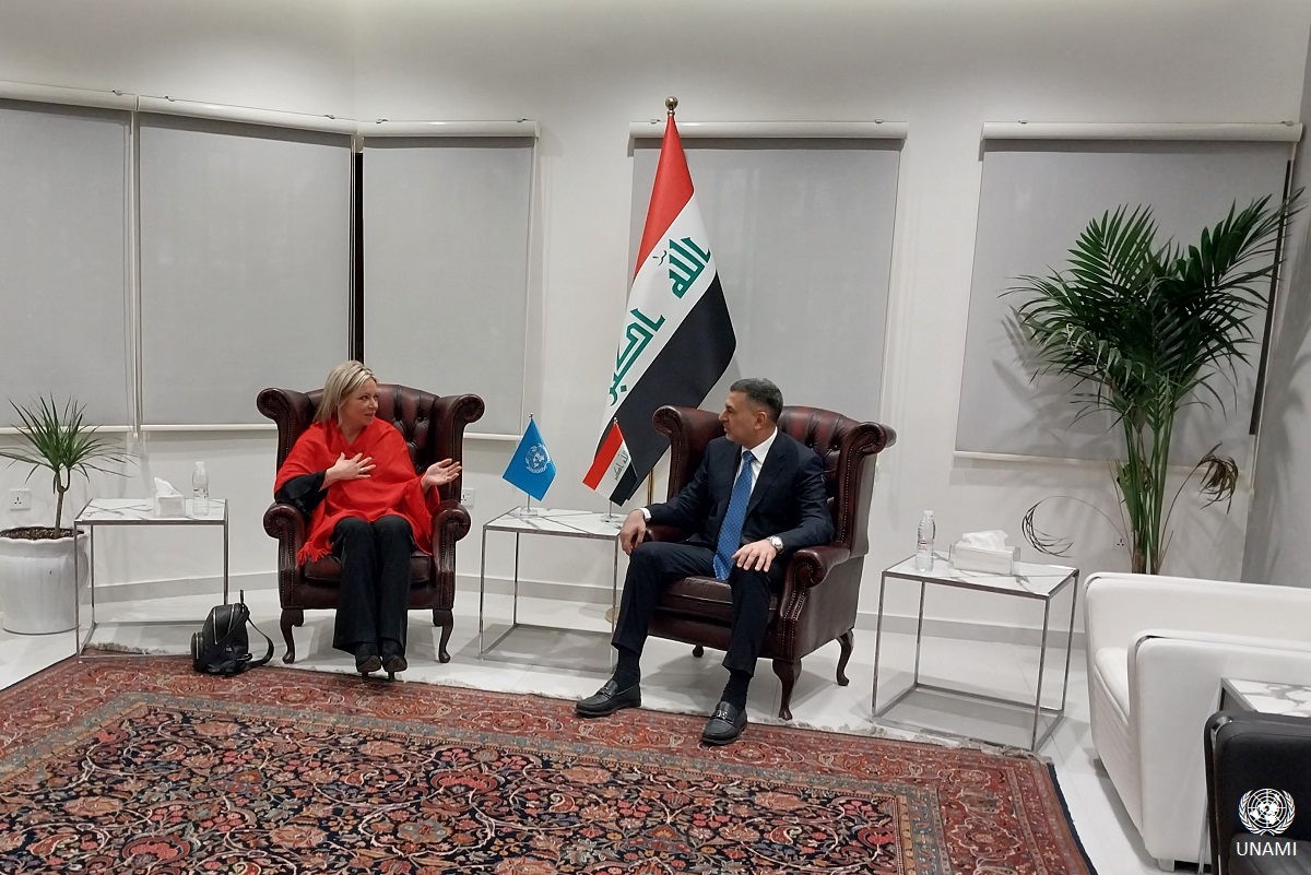 التقت في #البصرة الممثلة الخاصة للأمين العام للأمم المتحدة في #العراق، السيدة جينين هينيس-بلاسخارت، بمحافظ البصرة السيد أسعد العيداني يوم 9 كانون الثاني 2023، حيث تناولا الأوضاع السياسية والأمنية الراهنة في المحافظة.