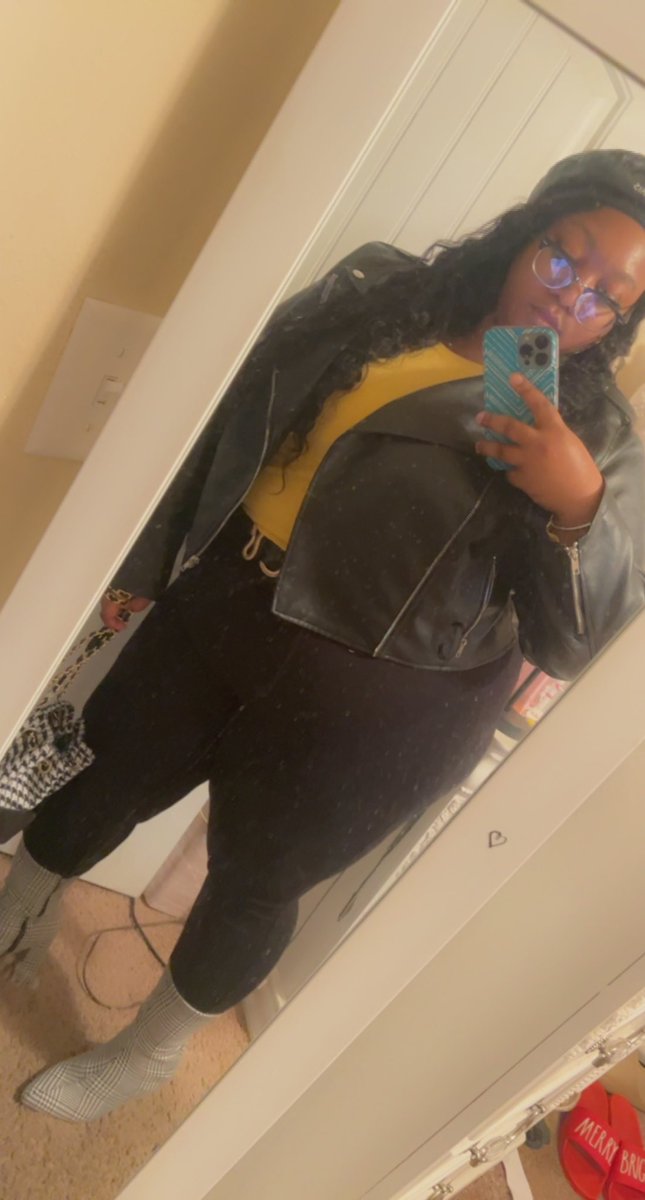 I love these boots got so many compliments Yassss #plussizefashion #plussizeclothing I just want to go through @lizzo closets one day just saying 🤷🏾‍♀️