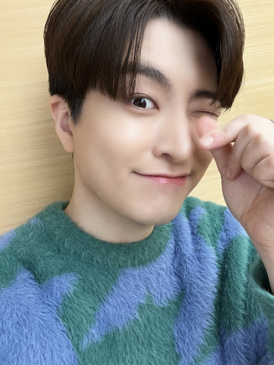 YOUNGJAExArs's tweet photo. [푸른밤, 옥상달빛입니다]

오늘은 MBC FM4U 'YOUNGJAE DAY'!!🎉
잠시후 오후 10시!!
친친부터 푸른밤까지 쭉~ 함께해요!!🥰

#영재 #YOUNGJAE
#푸른밤옥상달빛입니다 https://t.co/f06mVl3dx6