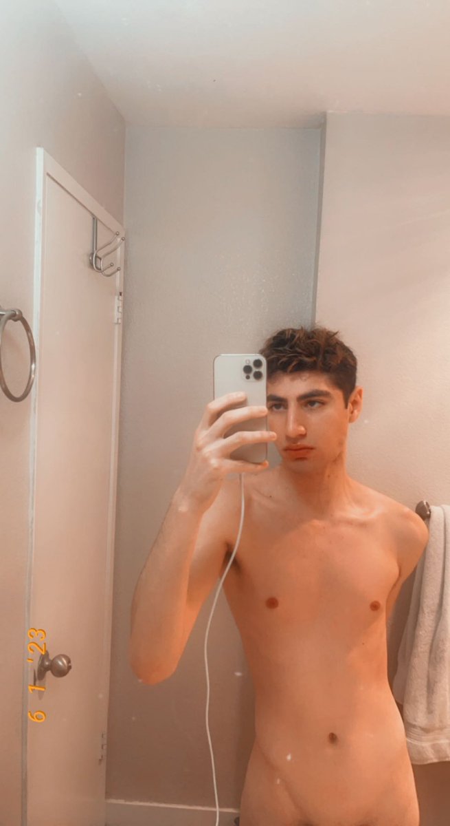 versjamez's tweet photo. I had to charge my phone before my shower
#twink #teen #onlyfans https://t.co/7hmTIphpy3