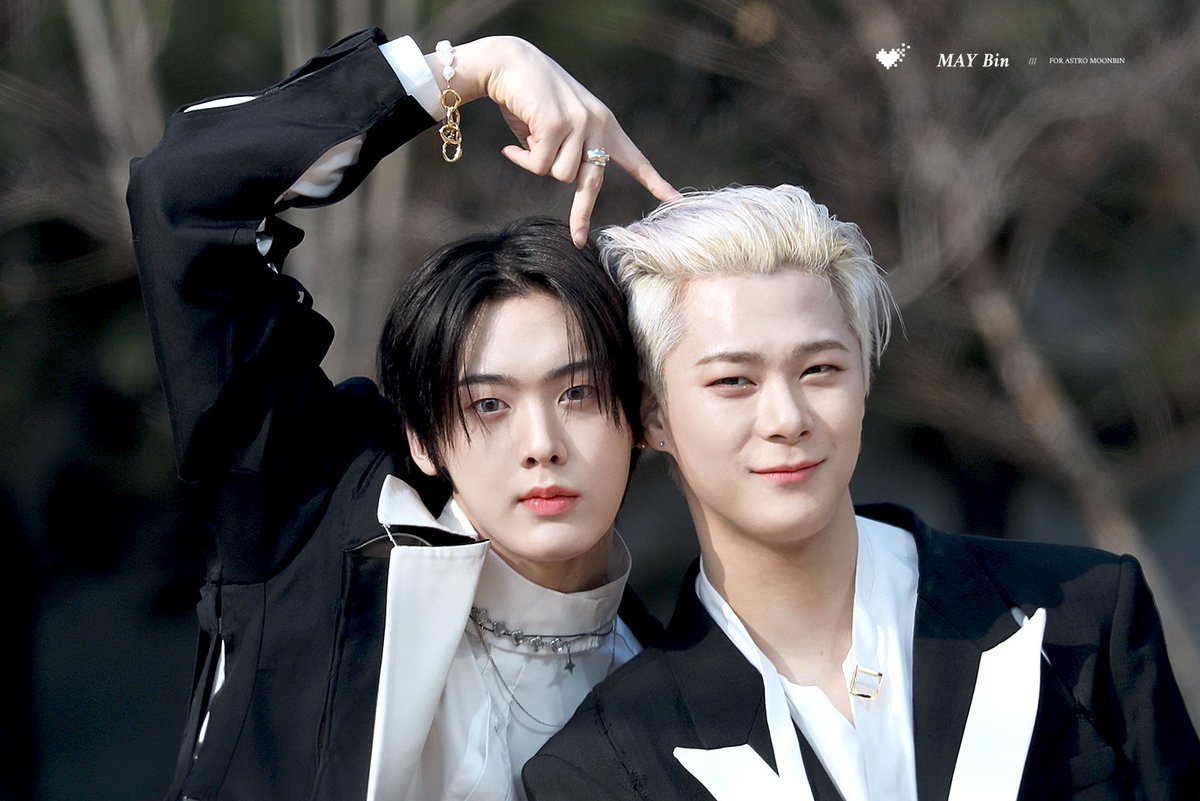 maybin0126's tweet photo. 230108 미팬

강쥐들 체리피스🍒

#아스트로 #문빈 #산하 #ASTRO #MOONBIN #SANHA @offclASTRO https://t.co/RX4PtsEeMG