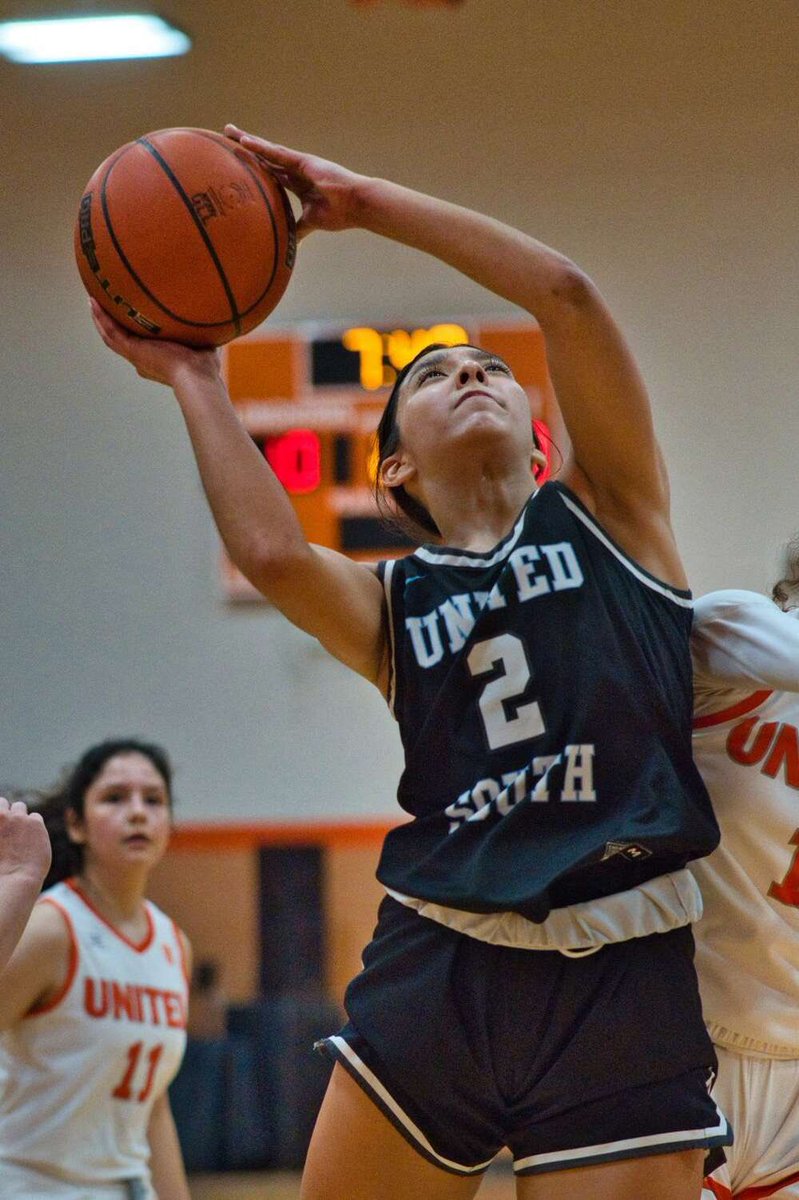 south_ladyball's tweet photo. UNITED SOUTH TAKES DOWN UNITED 
📰 By LMT’s Clara Sandoval /📸 By JJ Torres https://t.co/7QtKtHquqH