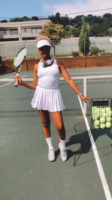 This year I&rsquo;m adjusting some habits less bubbles 🥂🍾 on my throat and more tennis balls 🎾 I wanna to be<a href="/tag/tennisbae"class="tags"><span>#tennisbae</span></a>