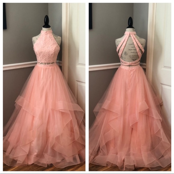 allybwilkinson's tweet photo. So good I had to share! Check out all the items I'm loving on @Poshmarkapp #poshmark #fashion #style #shopmycloset #alyceparis: https://t.co/l0jf5V4dSQ https://t.co/iwpmw7X4Or