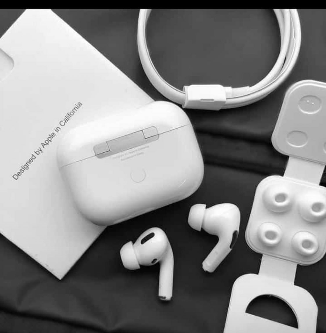 AirPods Pro still in stock at only K300. 🇿🇲. Don’t feel shy to buy lol we deliver country wide 😎. Gulanikoni puliz. Kindly retweet