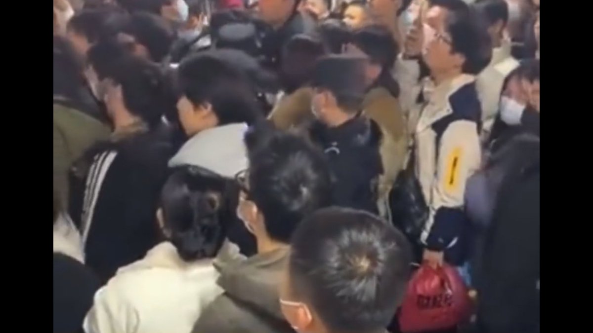 LeeGolden6's tweet image. Today, #CCP police suppress workers of #Hangzhou All Test BioTech Co. As they protest against the layoff decision. Some workers badly hurt &amp;amp; sent to ICU. 
 #ChinaProtests 

It's the same story the police are for oppression of the people!