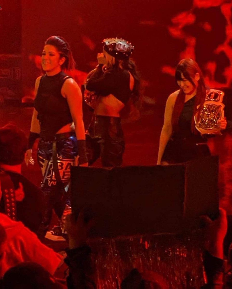 WWTalkPod's tweet photo. Images from tonightโs episode of @WWE Raw Live from Birmingham, Alabama, home of WWT host @QueenStephHardy! @RheaRipley_WWE @MiaYim @CandiceLeRae @itsBayleyWWE @Iyo_SkyWWE @ImKingKota
๐ท: @IPhiEvil #WWERaw #wwebirmingham #womenswrestling #wwtalkpod https://t.co/u8lzv9EnLJ
