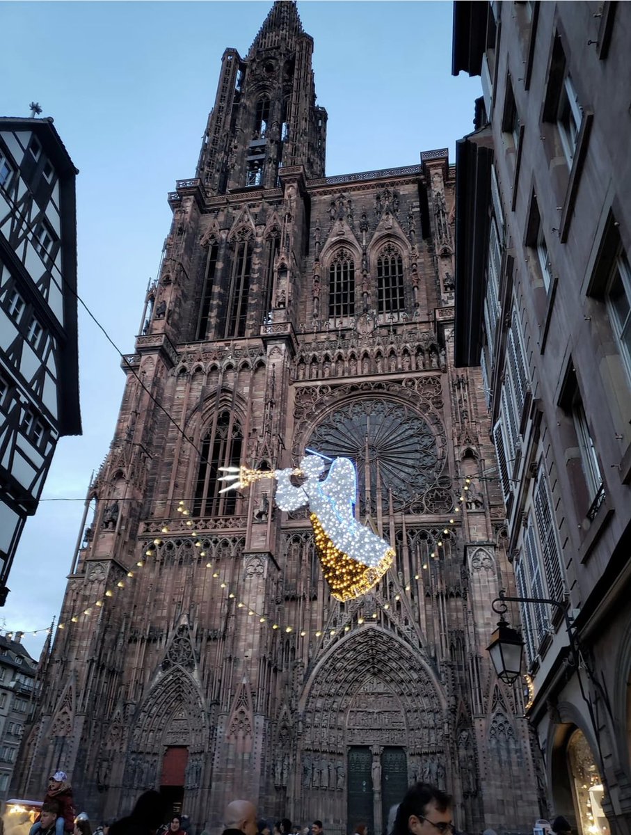 TintedTiara12's tweet image. When your cousin sends you pictures to cheer you up, but they make you homesick instead. #Germany #CUsoon