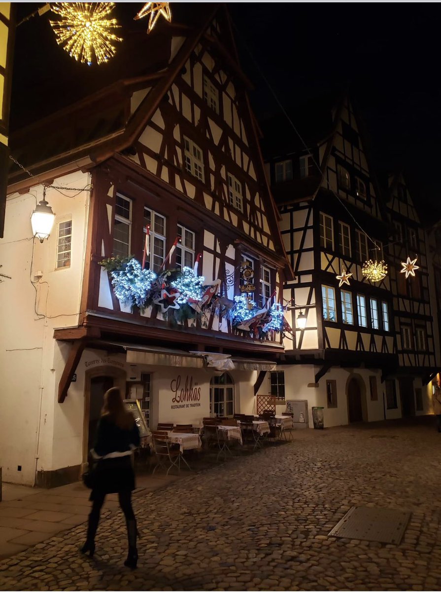 TintedTiara12's tweet image. When your cousin sends you pictures to cheer you up, but they make you homesick instead. #Germany #CUsoon